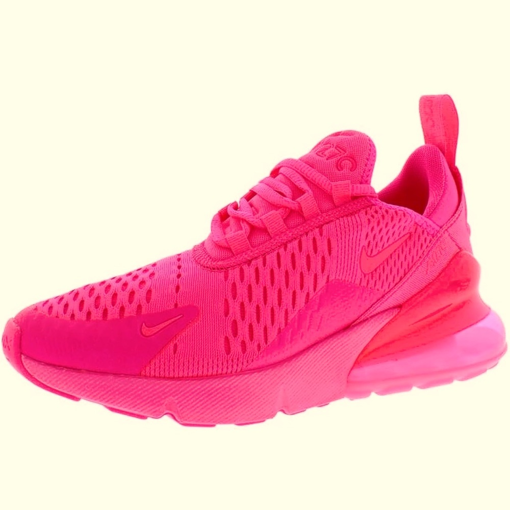 NIKE WOMENS AIR MAX 270 Size 7. Like new condition…lightly worn!